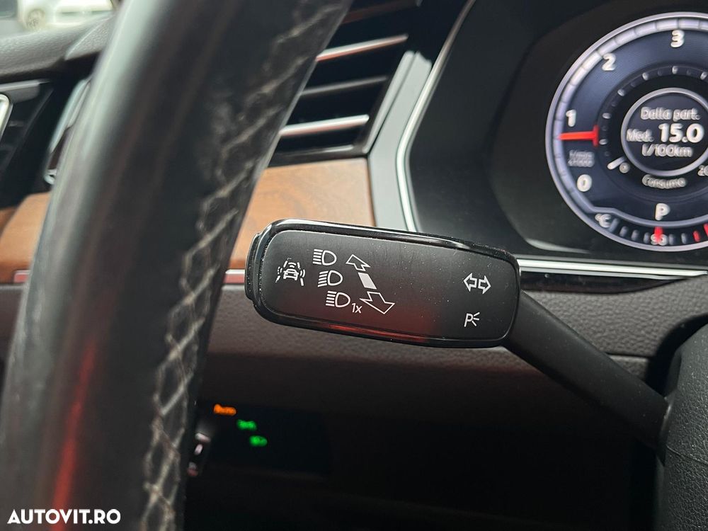 Volkswagen Passat 2.0 TDI SCR 4Motion DSG Highline - 17