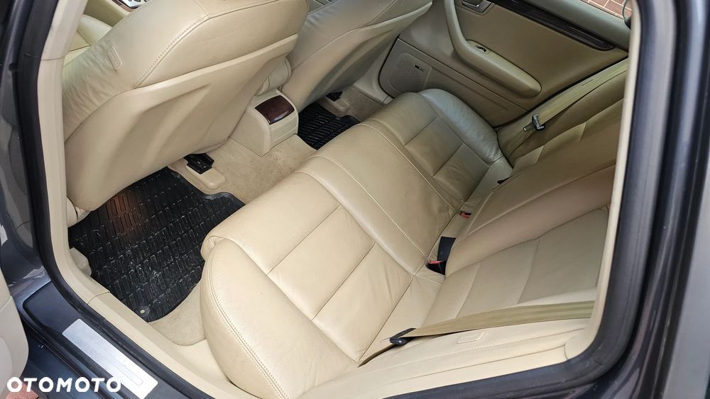 Audi A4 Limousine - 34