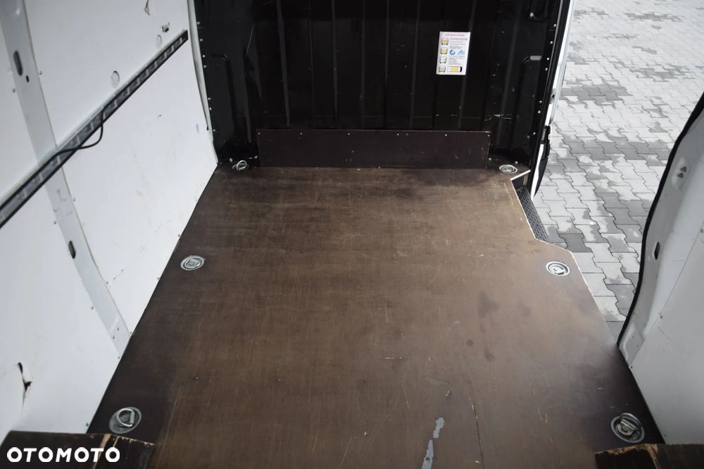 Iveco DAILY 35S12 / 2.3 - 120 KM / DOSTAWCZE / BLASZAK / KLIMA / TEMPOMAT / KLIMA / TRYB CITY / SERWISOWANY / SPROWADZONY Z NIEMIEC - 21