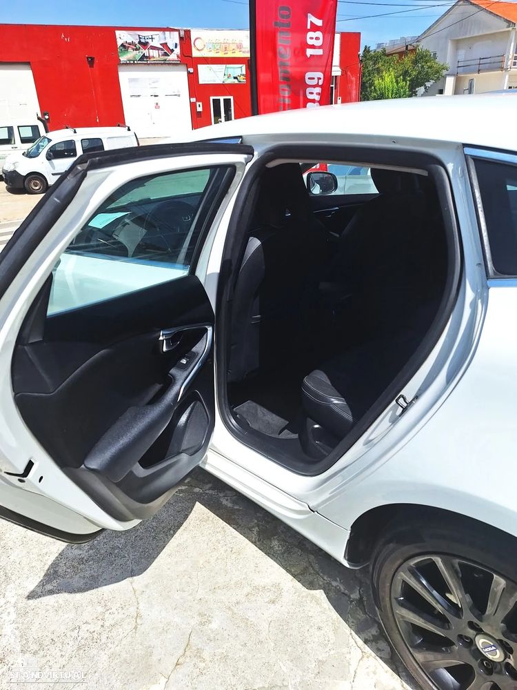 Volvo V40 1.6 D2 Momentum Eco - 17