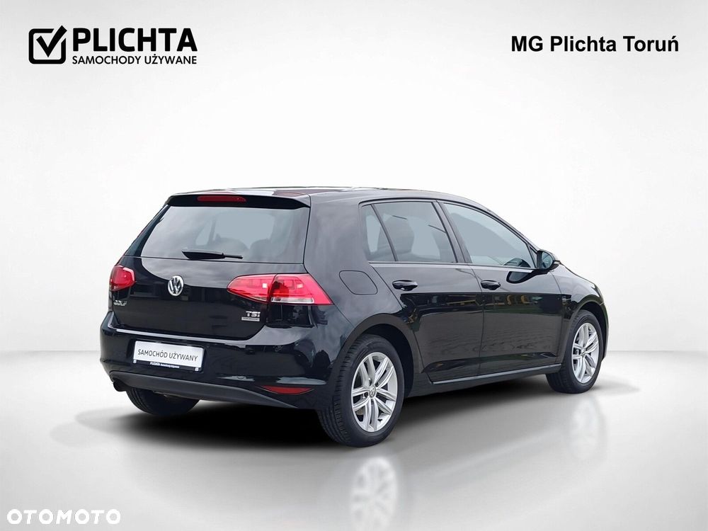 Volkswagen Golf - 6