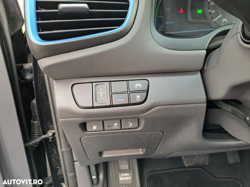 Hyundai IONIQ - 12