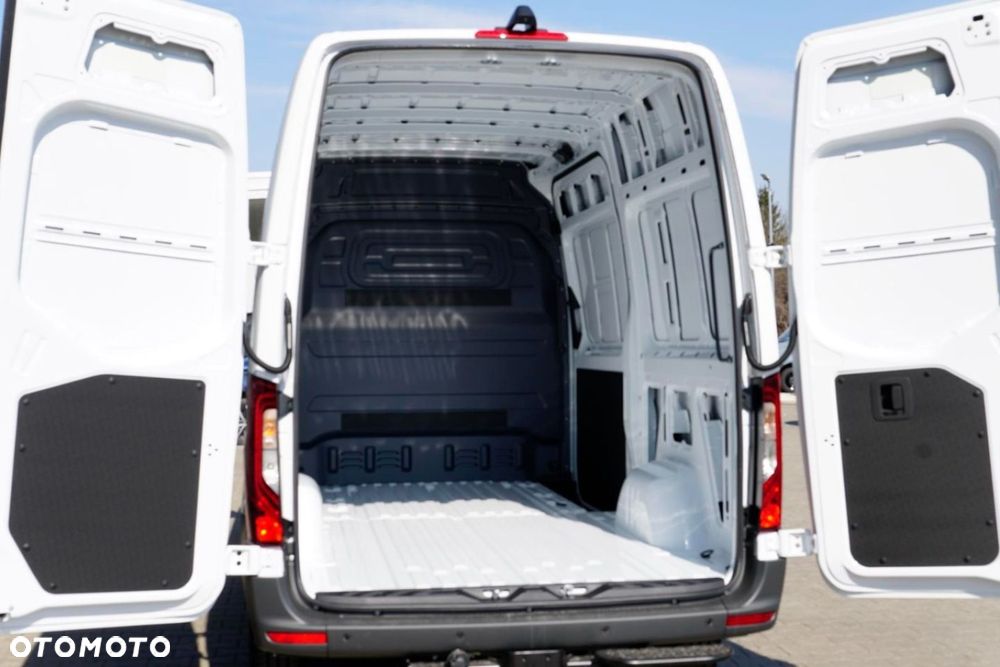 Mercedes-Benz Sprinter - 23