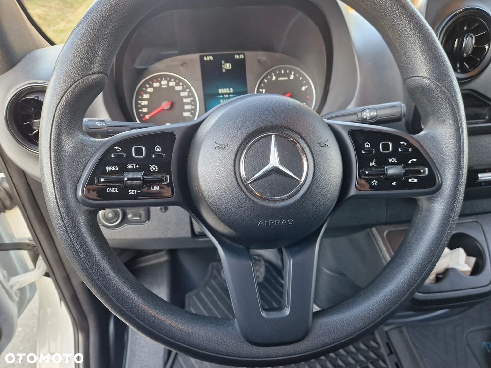 Mercedes-Benz SPRINTER - 15