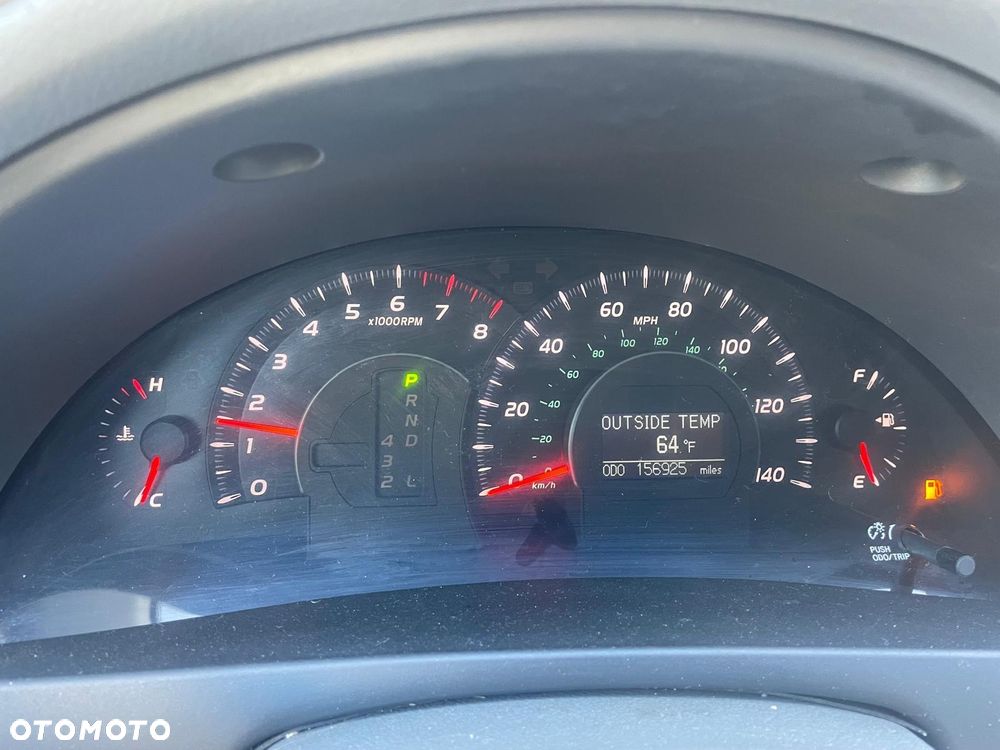 Toyota Camry 2.4 SE - 14