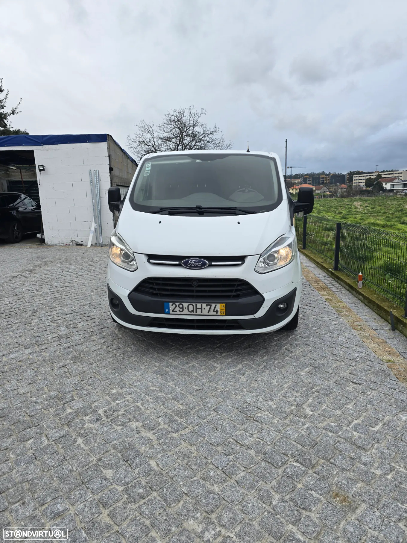 Ford Custom - 4