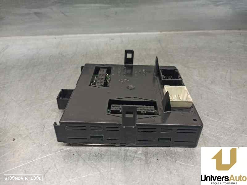 CAIXA RELÉS / FUSÍVEIS RENAULT LAGUNA II 2001 -8200192469 - 5