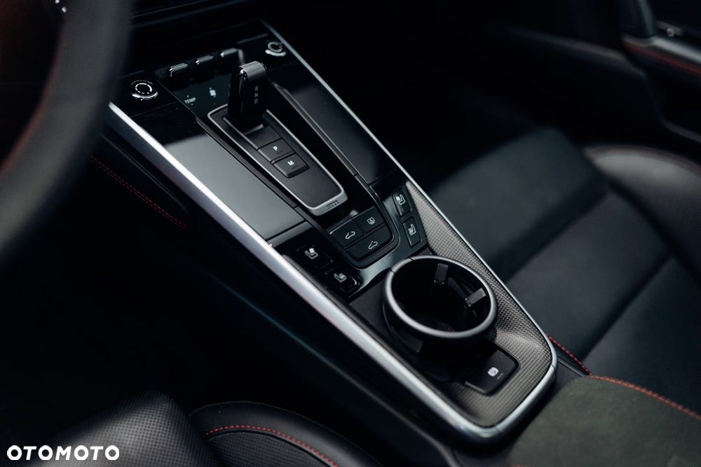 Porsche 911 Carrera 4S - 13