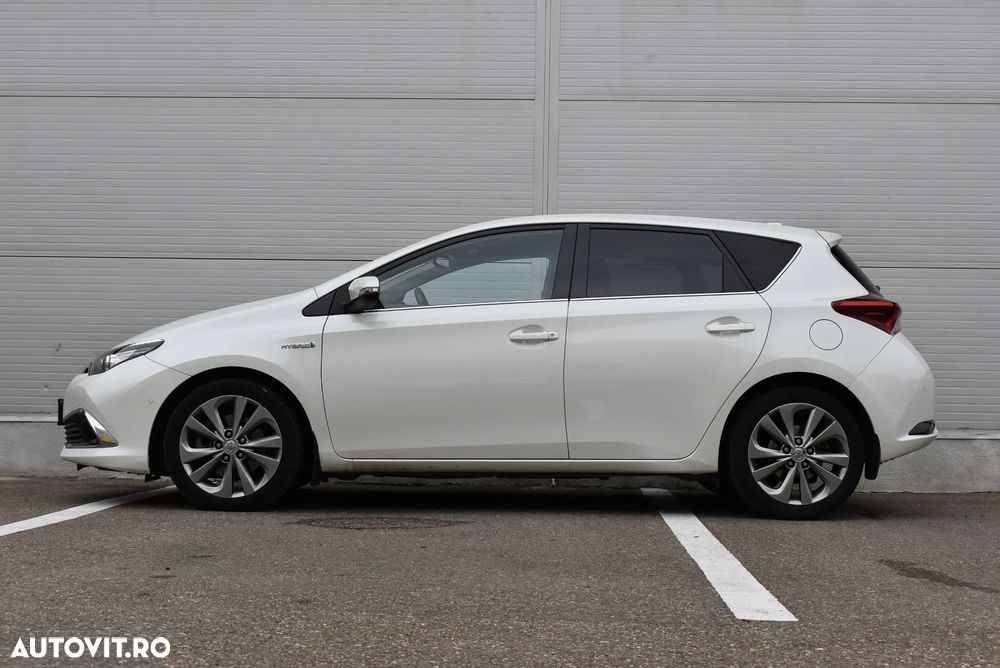 Toyota Auris 1.8 L VVT-i Hybrid Sol - 3