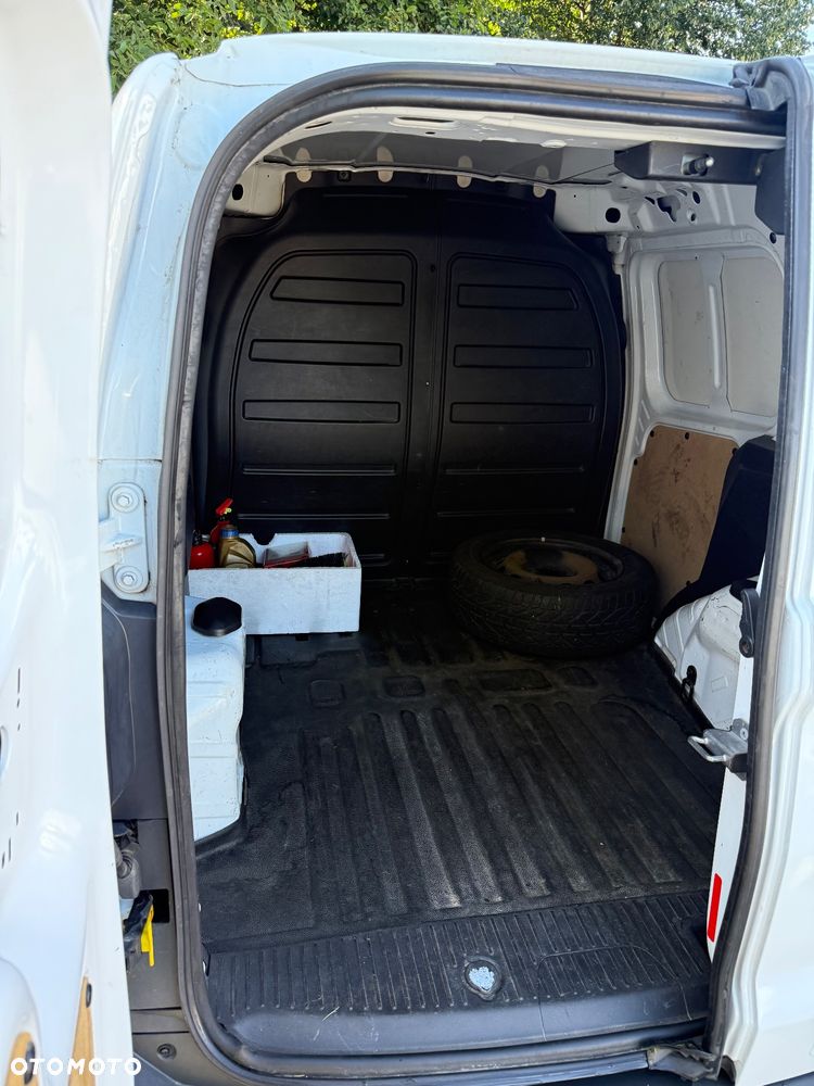 Ford Transit Courier - 15