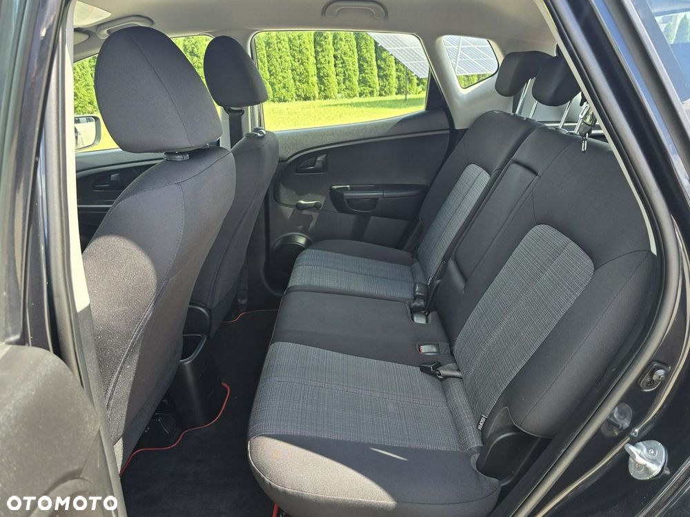 Kia Venga - 16