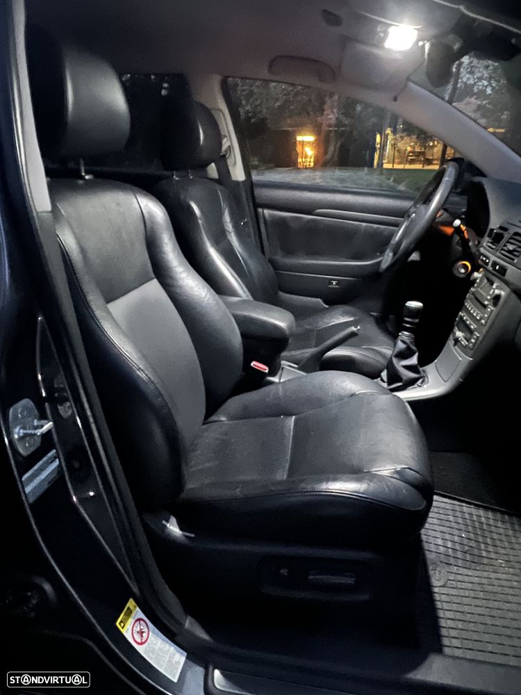 Toyota Avensis SW 2.2 D-4D - 8