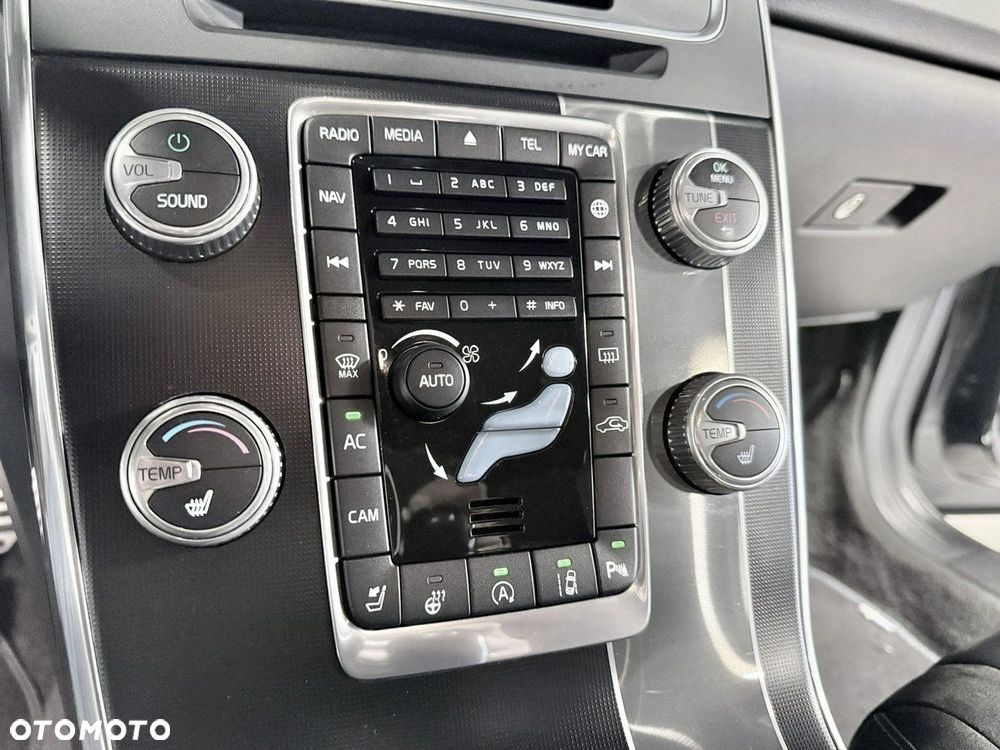 Volvo V60 D3 R-Design - 30