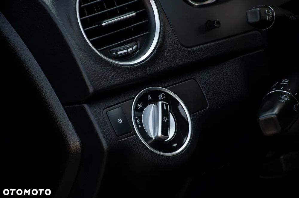 Mercedes-Benz Klasa C 200 Kompressor Automatik Avantgarde - 39