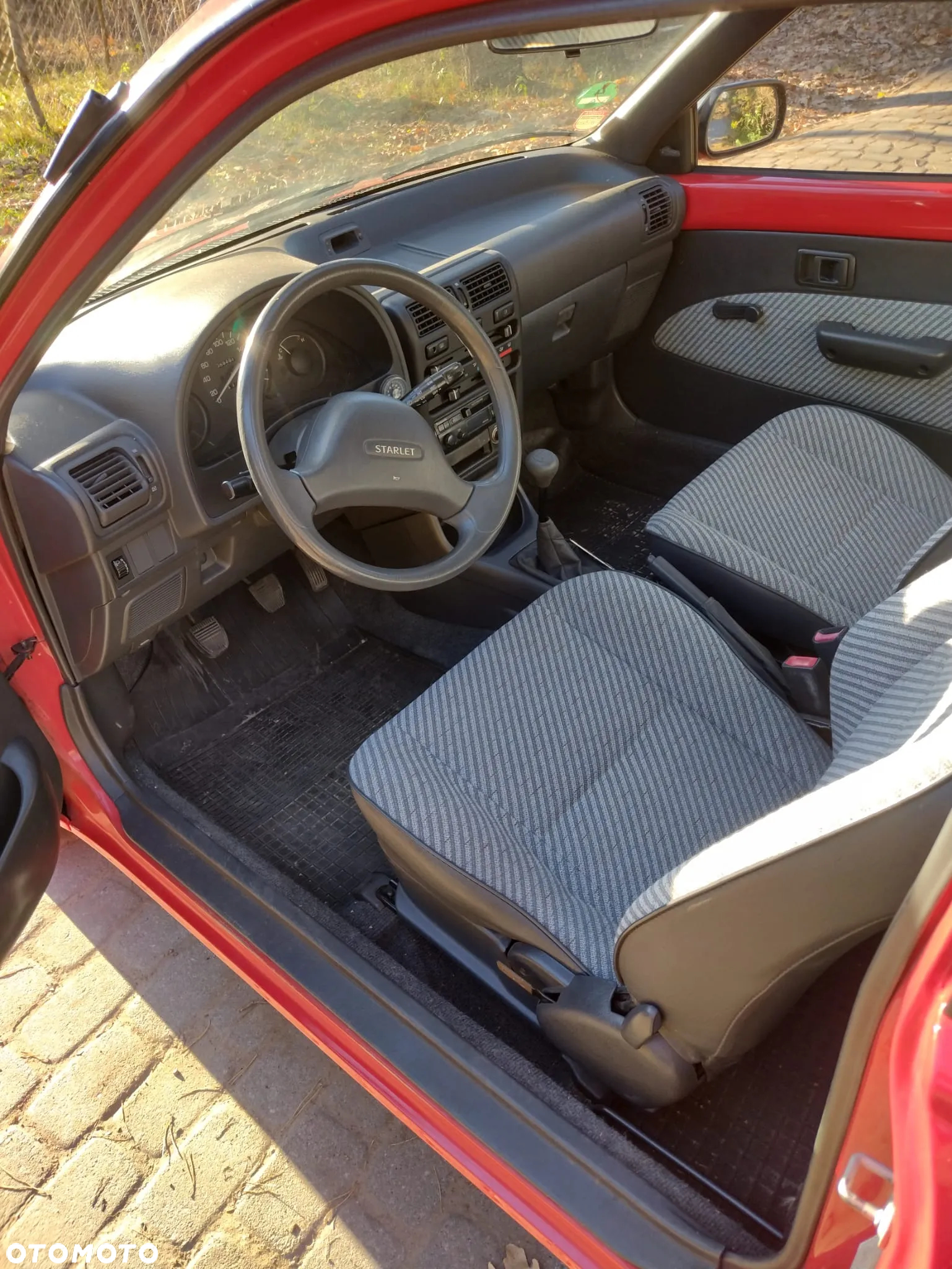 Toyota Starlet 1.3 XLi - 6