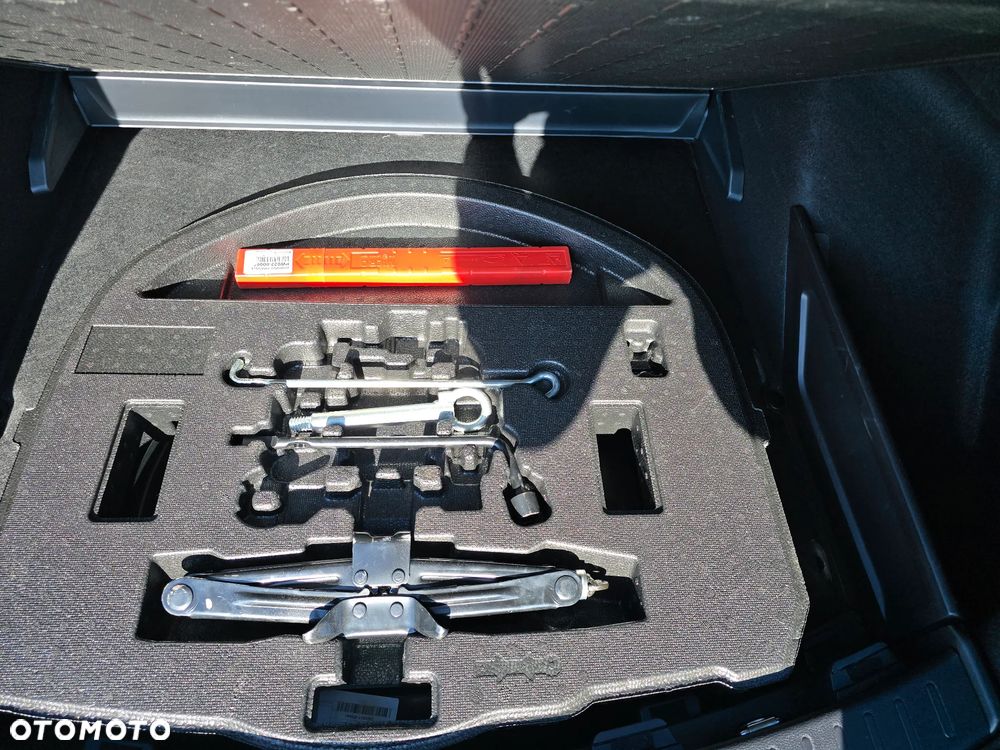 Toyota Corolla 1.8 Hybrid Comfort - 39