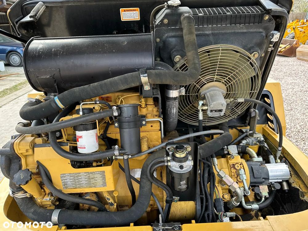 Caterpillar CAT 908 - 14