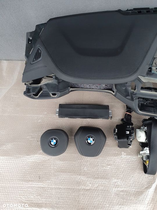 BMW 5 G30 G31 deska konsola airbag pasy NIĆ - 2