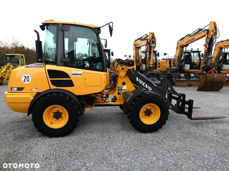 Volvo L20F Z Niemiec / Tylko 2.300mtg / Stan Idealny / - 5