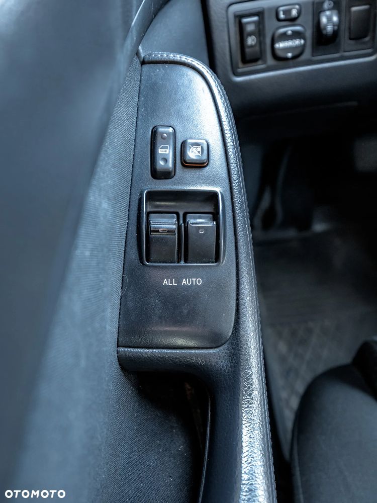 Toyota Avensis 1.8 VVT-i Luna - 30