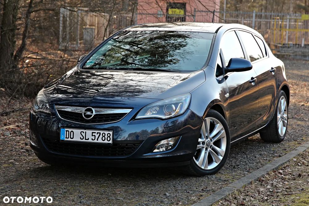 Opel Astra 1.6 Turbo - 2