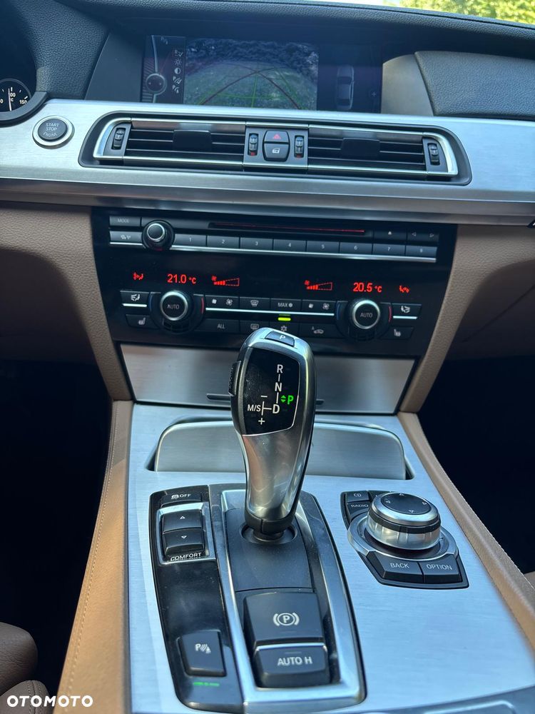 BMW Seria 7 - 25