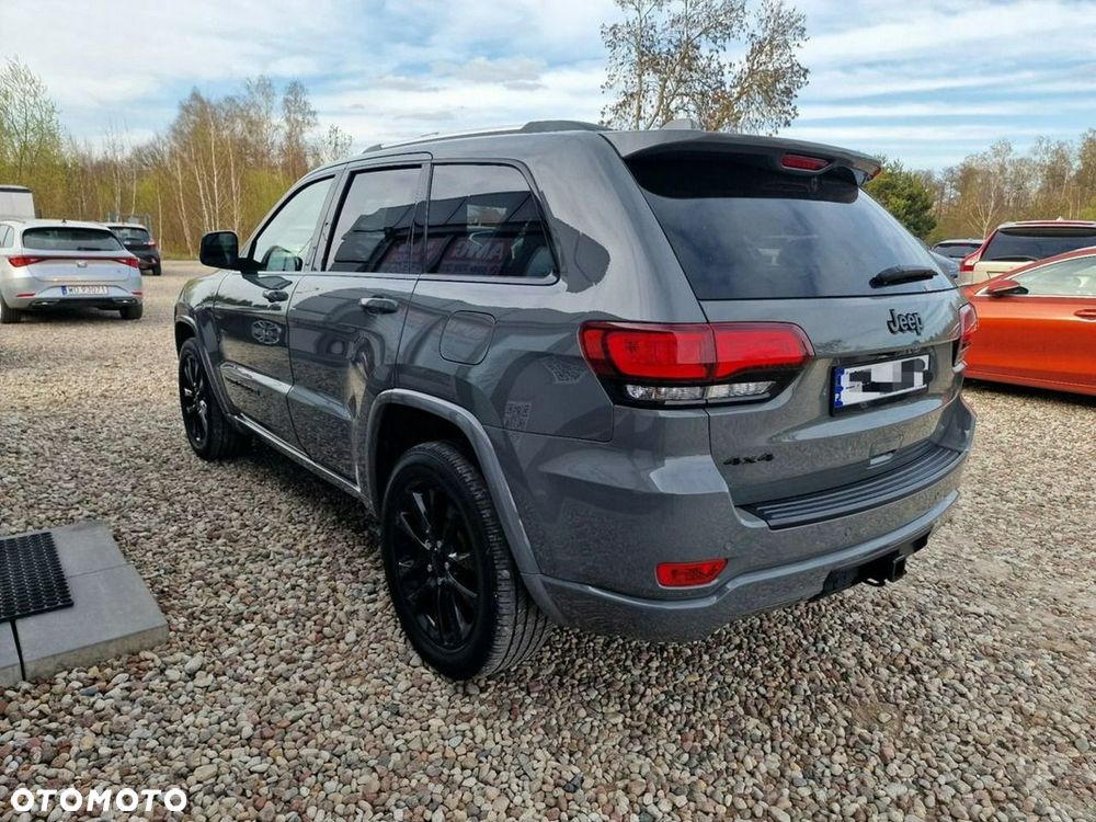 Jeep Grand Cherokee - 11