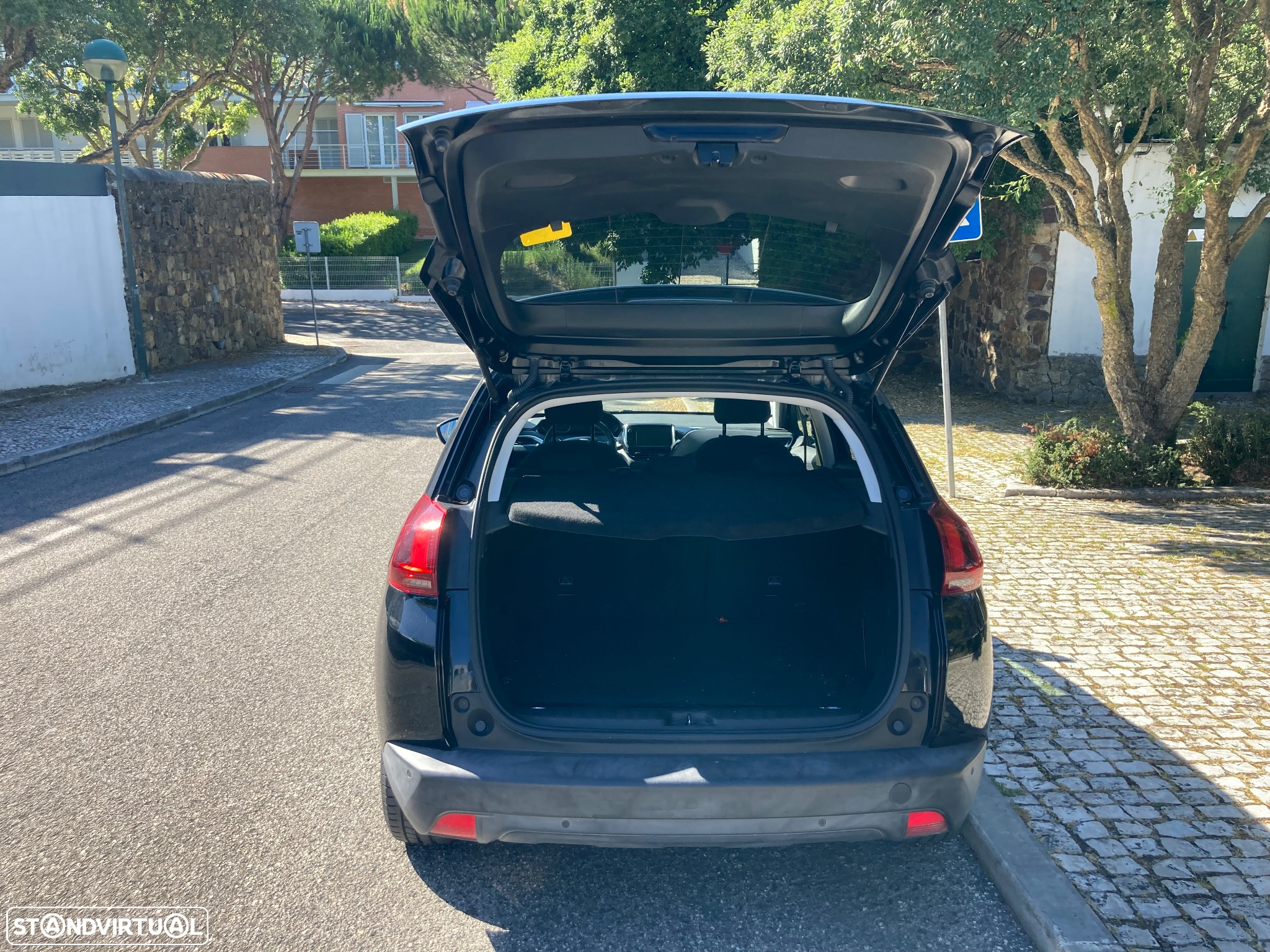 Peugeot 2008 1.2 PureTech Style - 8