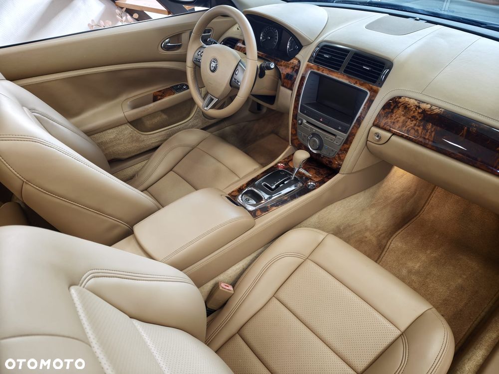 Jaguar XK 4.2 V8 - 17