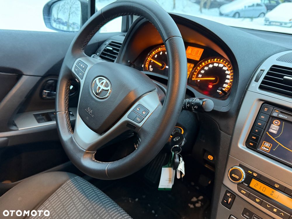 Toyota Avensis 1.8 Sol NAVI - 14