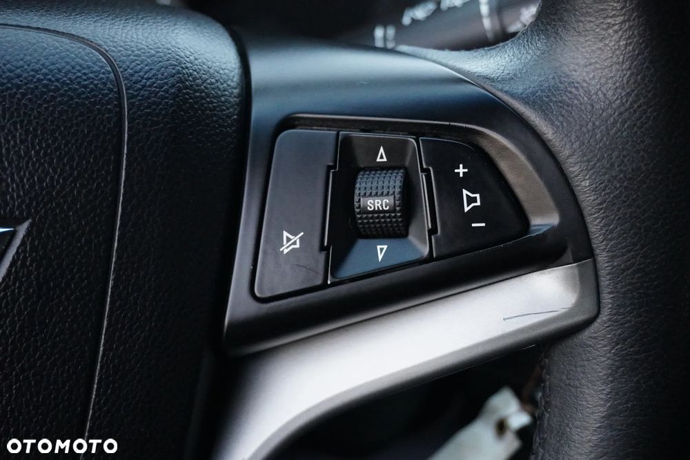 Chevrolet Cruze 1.6 LS+ - 25