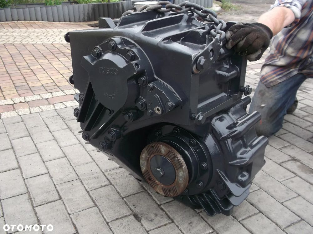 Skrzynia redukcyjna reduktor Iveco Trakker 6x6 8x8 - 2