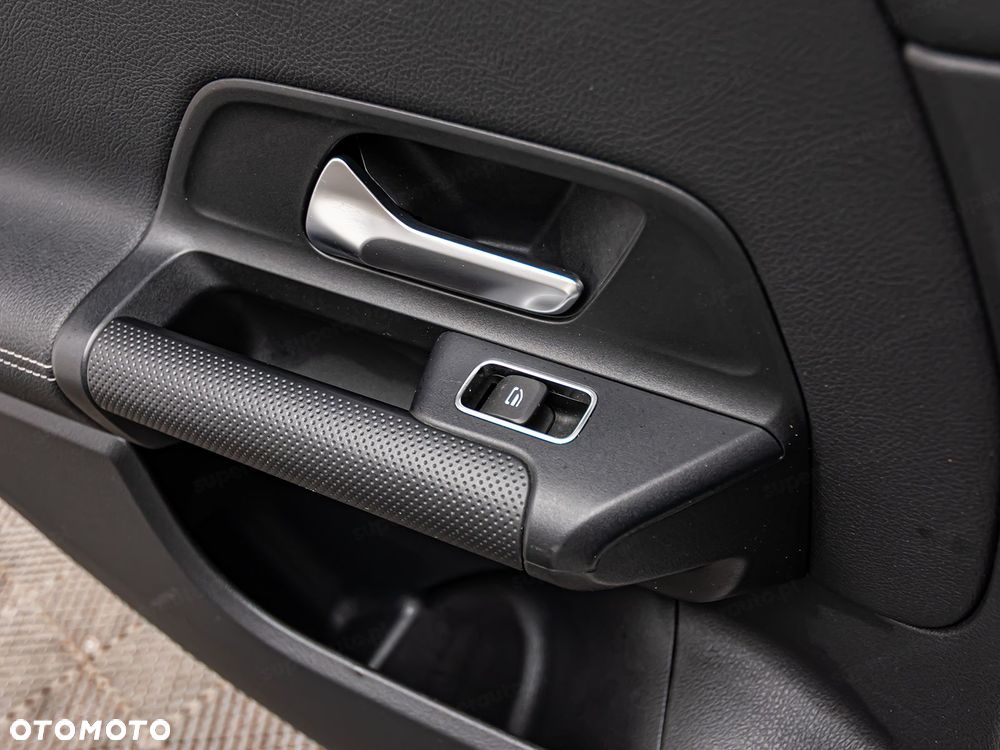 Mercedes-Benz Klasa B 180 d 7G-DCT - 25