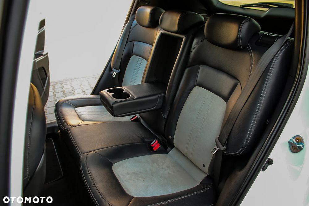 Kia Sportage 2.0 CRDI 184 AWD Platinum Edition - 27