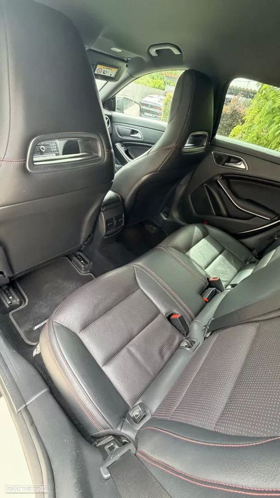Mercedes-Benz CLA 220 d 4Matic 7G-DCT AMG Line - 14