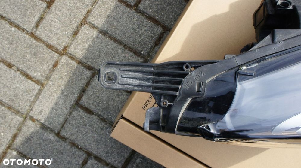 PRZEDNIA PRAWA LAMPA OPEL CROSSLAND X LIFT FULL LED - 2