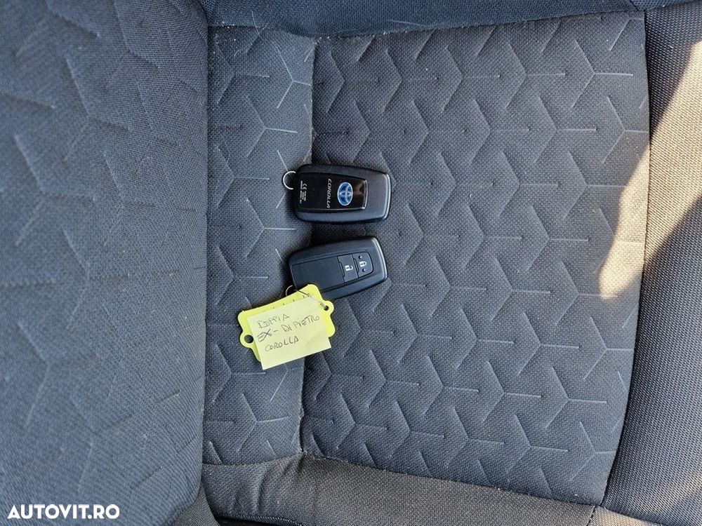 Toyota Corolla 1.8 HSD Dynamic - 13