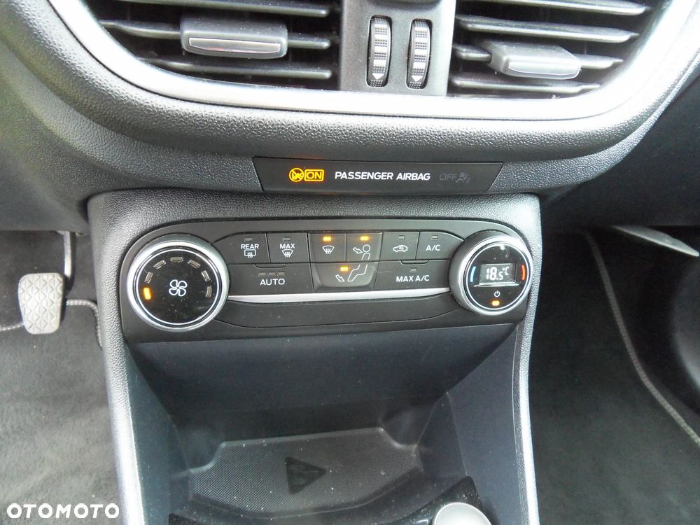 Ford Fiesta 1.0 EcoBoost S&S TITANIUM - 20