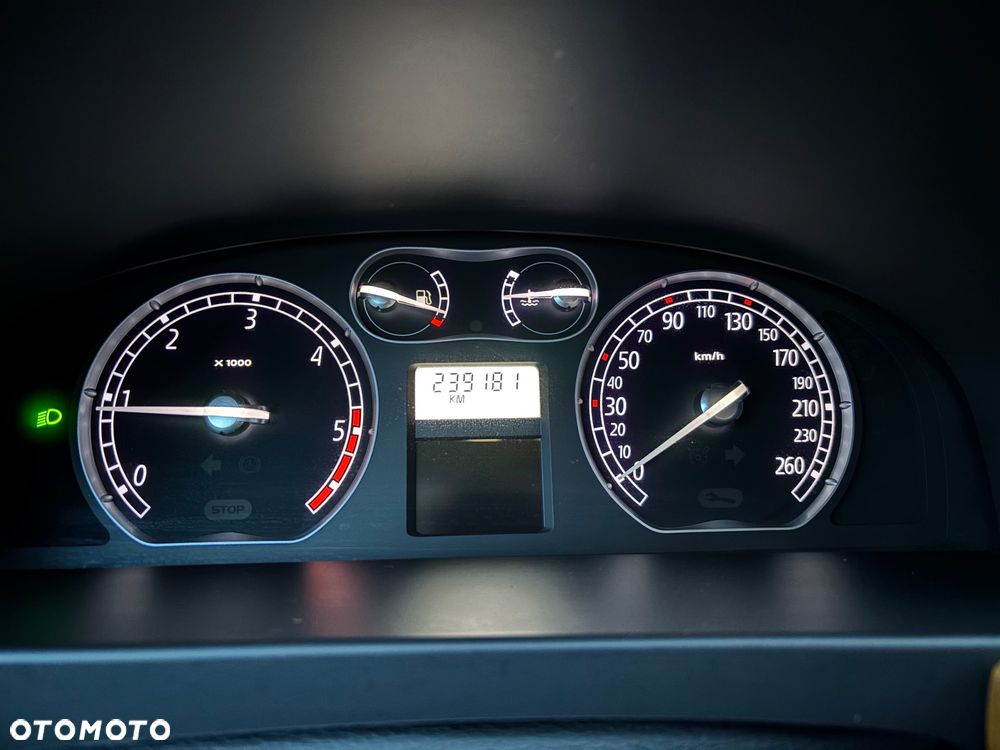 Renault Laguna 2.0 dCi FAP Initiale - 18