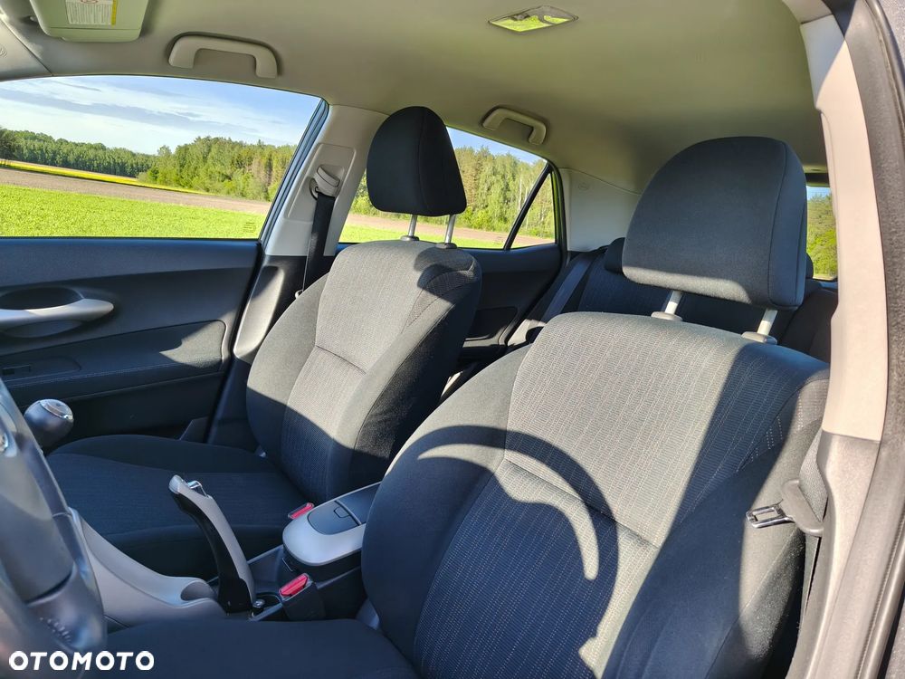 Toyota Auris 1.6 Luna - 9