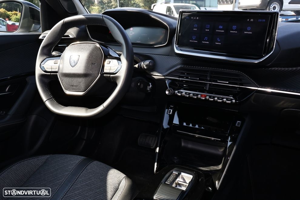 Peugeot 2008 1.2 Hybrid Allure e-DCS6 - 11
