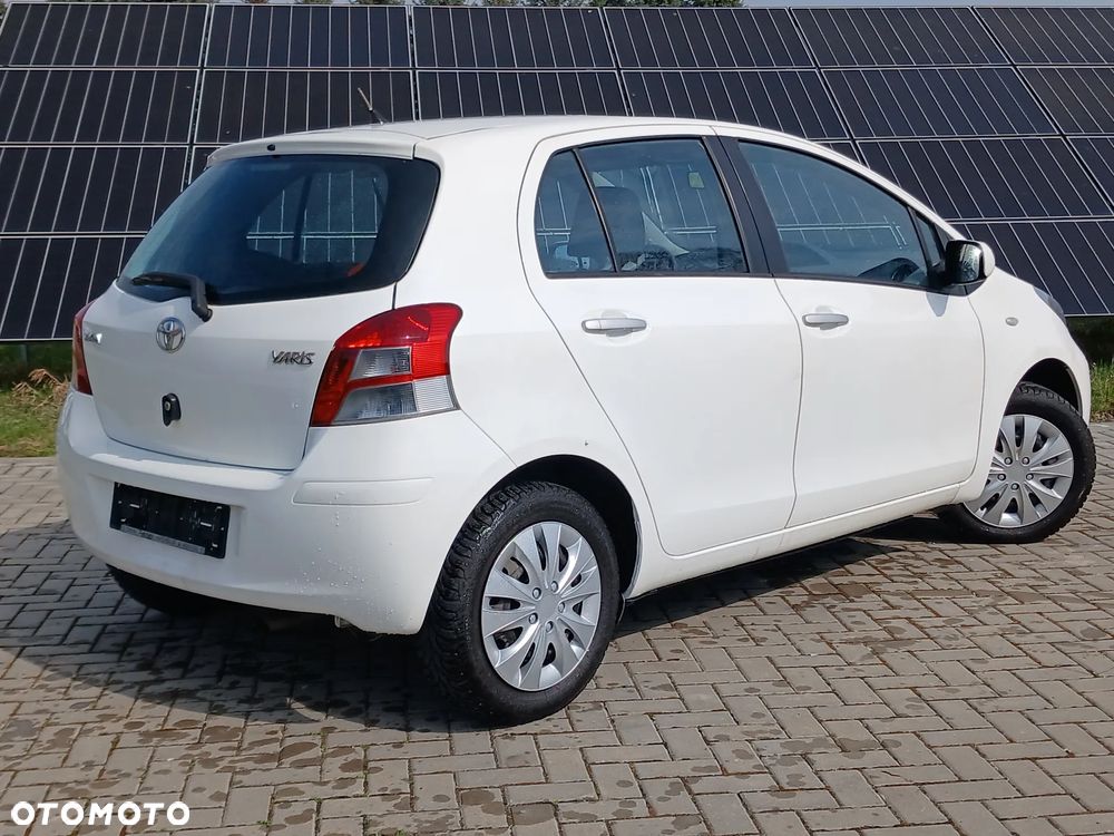 Toyota Yaris 1.33 VVT-i Executive - 14