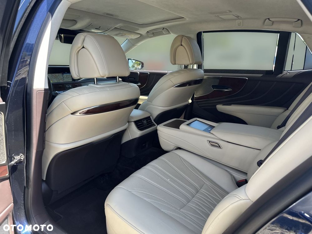 Lexus LS - 12