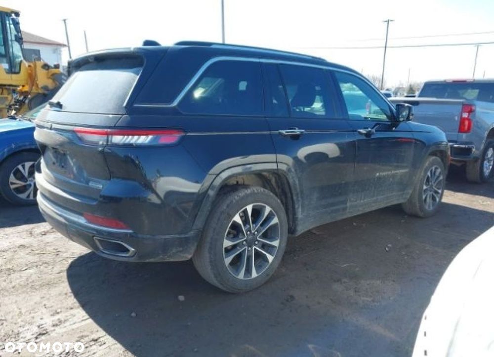 Jeep Grand Cherokee - 8