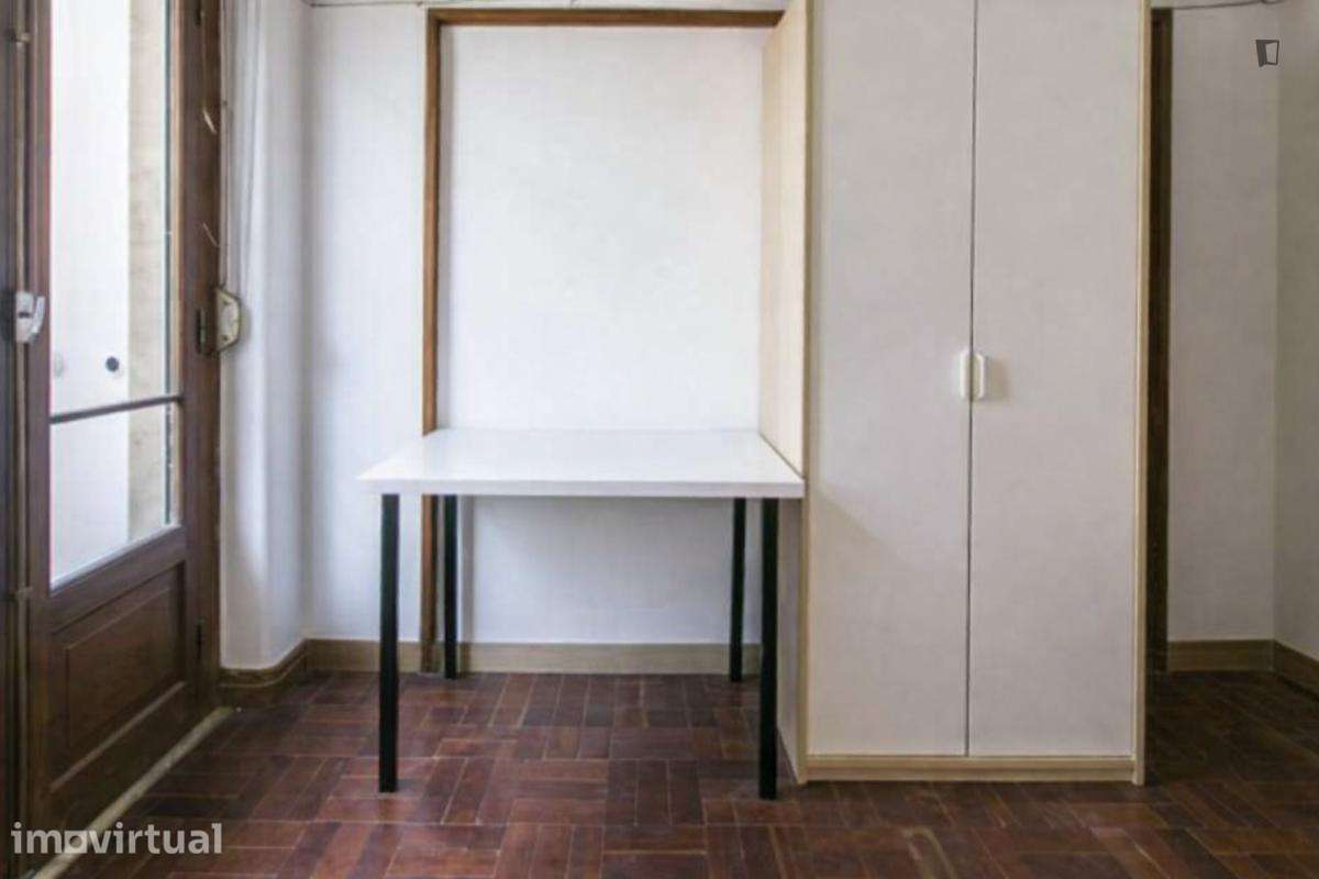Quarto - localizado em Estrela Lisbon - Grande imagem: 2/12