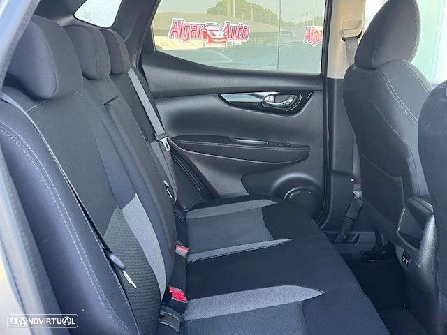 Nissan Qashqai 1.5 dCi N-Connecta - 9