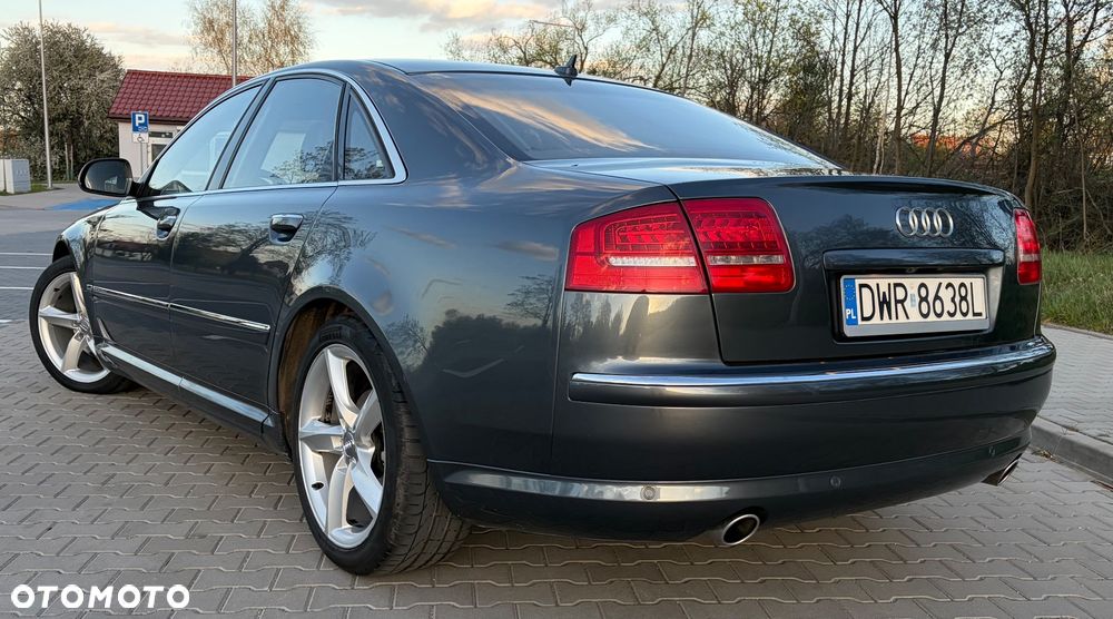 Audi A8 - 7