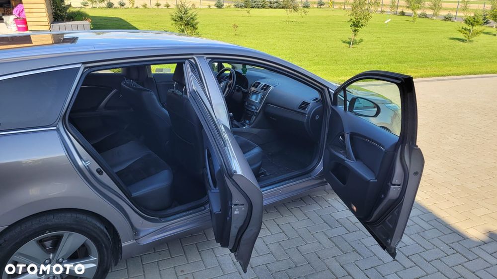 Toyota Avensis 2.0 Premium - 3