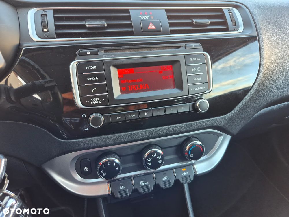 Kia Rio 1.2 Dream Team Edition - 7