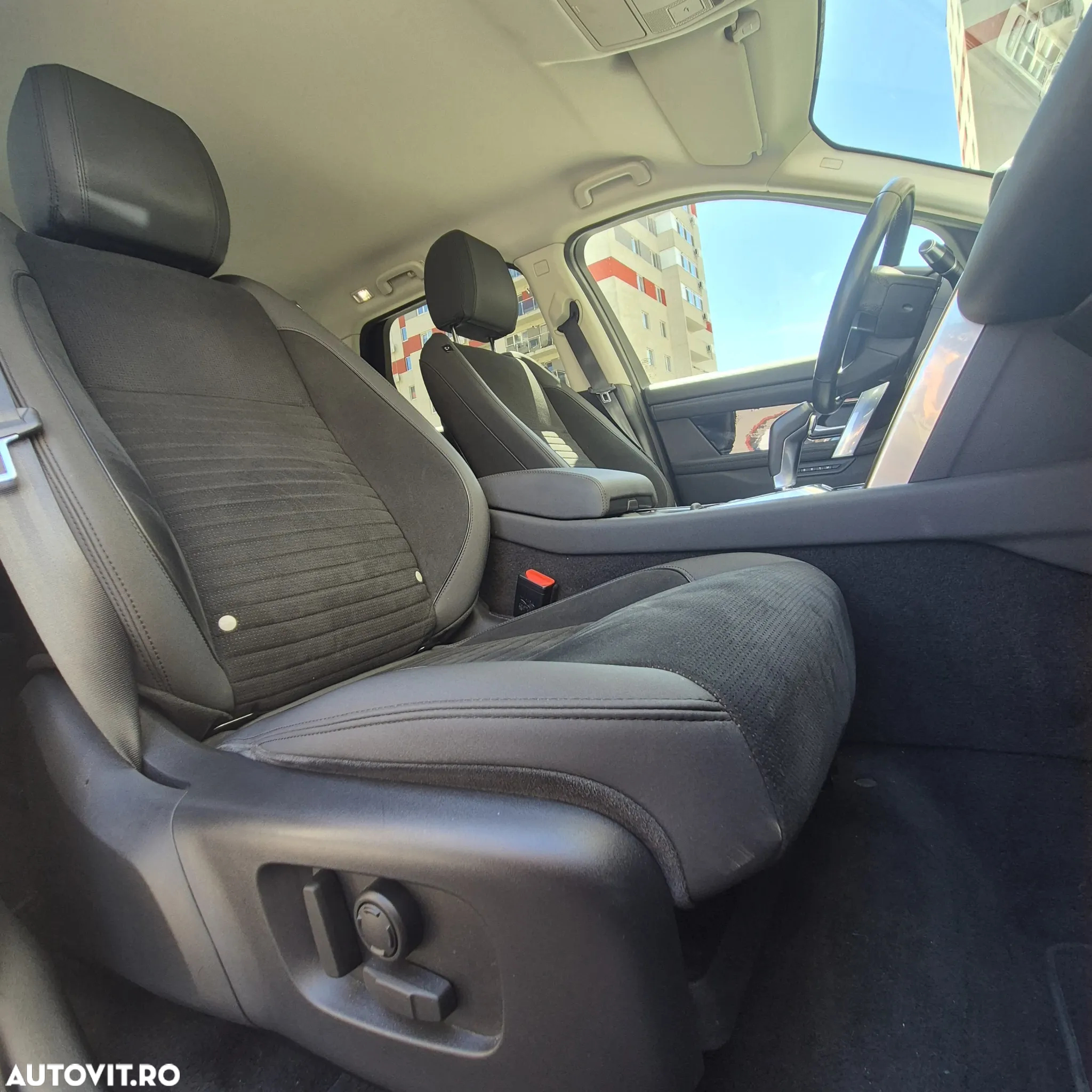 Land Rover Discovery Sport 2.0 D180 R-Dynamic MHEV - 9